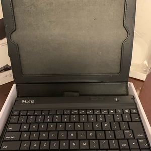 iHome Bluetooth Keyboard Case for iPad 2,3,4